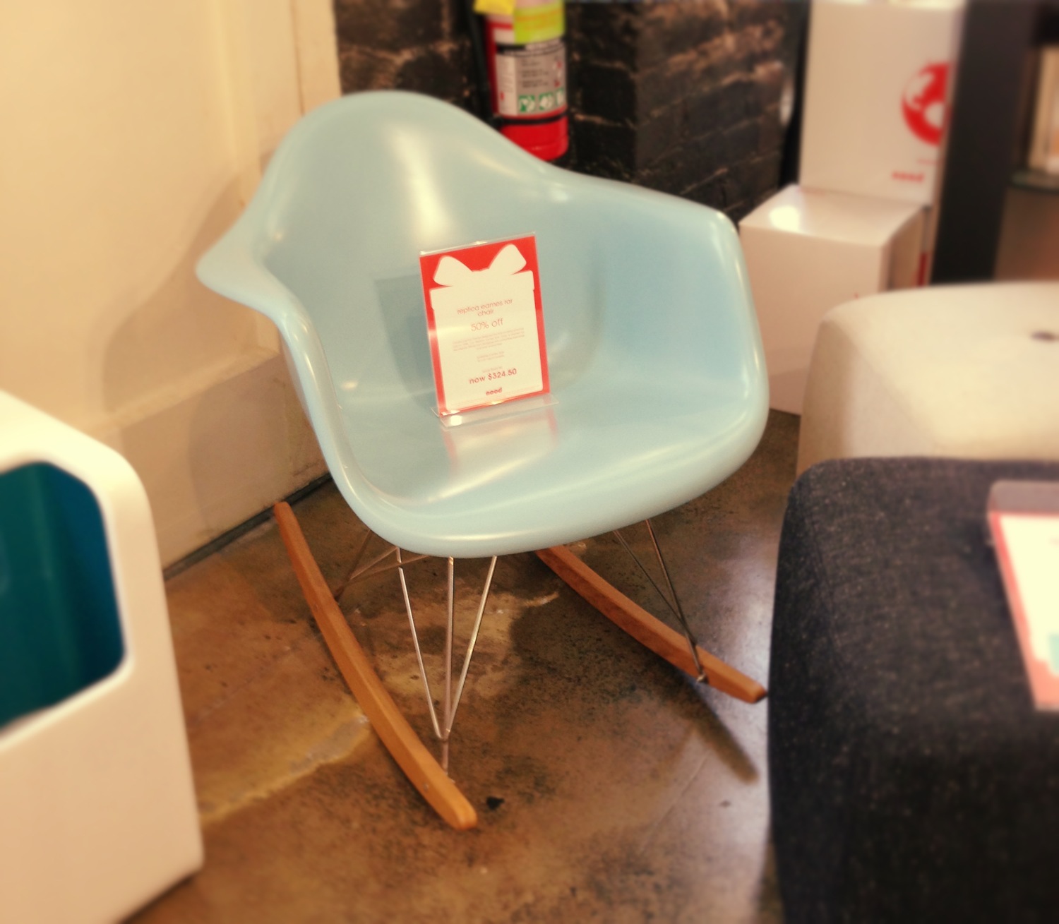 Replica_Eames_Rocker