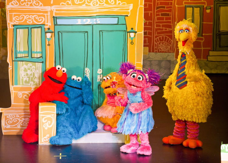 Giveaway | Sesame Street Presents Elmo’s World Tour!