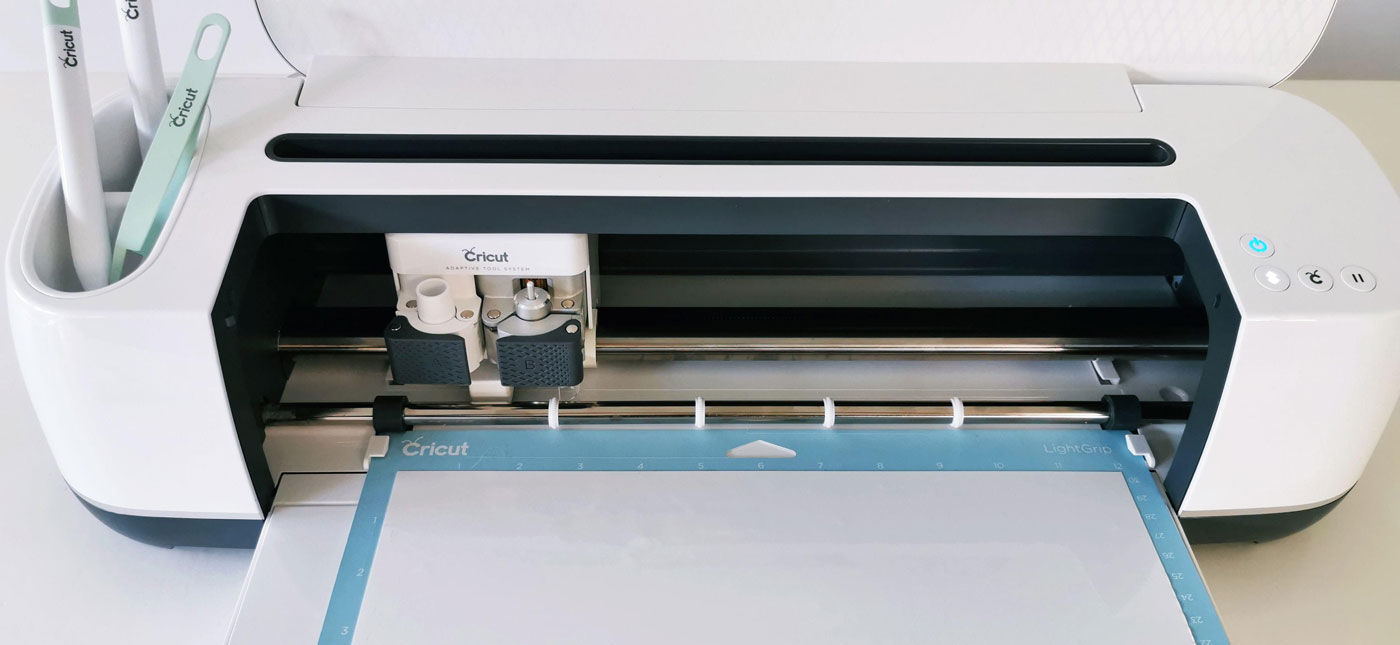 Backtoschool labels with Cricut Maker + Premium Vinyl